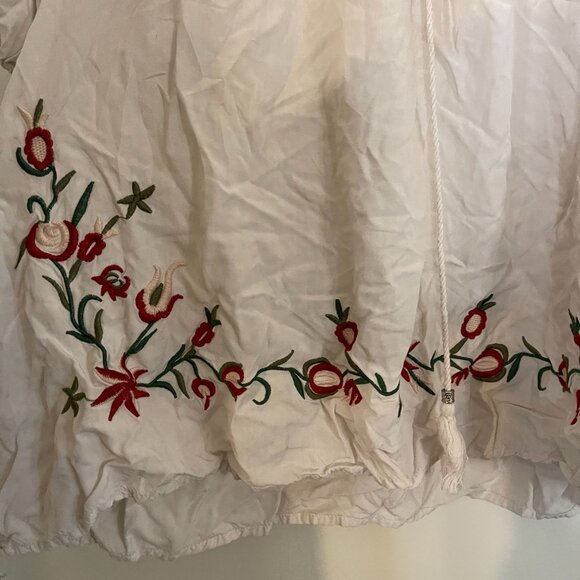 Futurino NWT Taupe Embroidered Floral Boho Tunic – Billowy Sleeve Fit - Picture 4 of 15